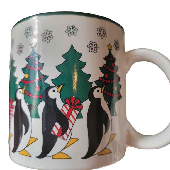 4 Vintage Penguin Holiday Christmas Mugs original box - Picture 2 of 6